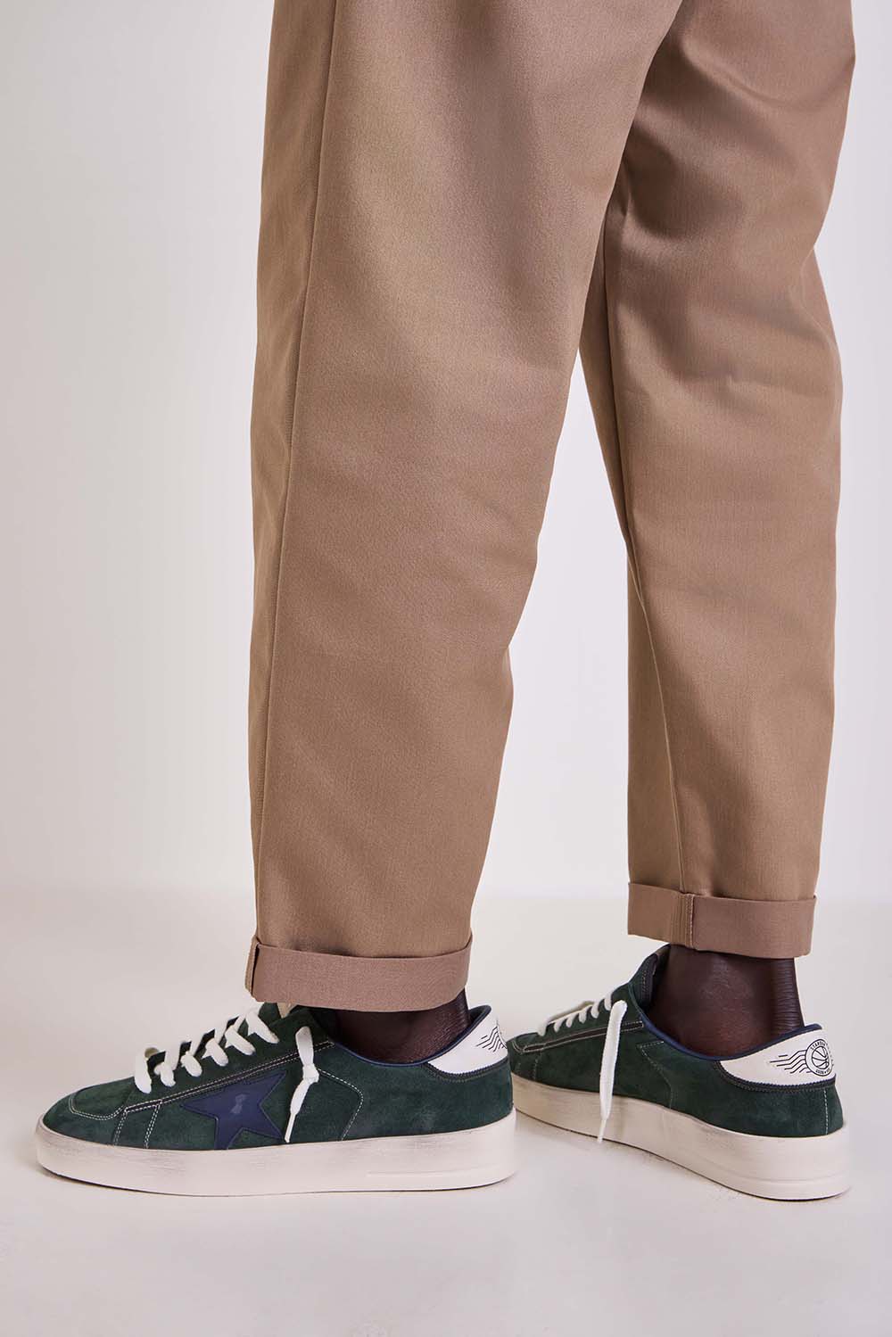 תמונת כל הלוק של נעלי סניקרס סטאר דן